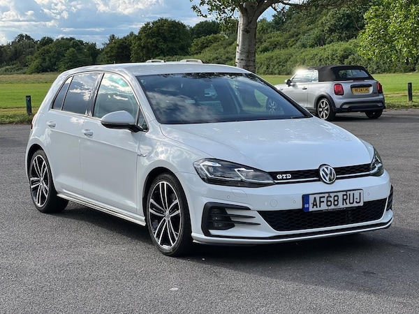 Used Volkswagen Golf 2018 for sale - 76158398: Photo 1