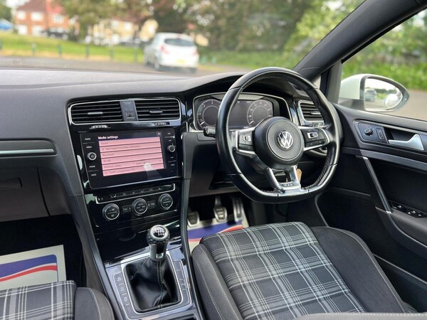 Used Volkswagen Golf 2018 for sale - 76158398: Photo 21