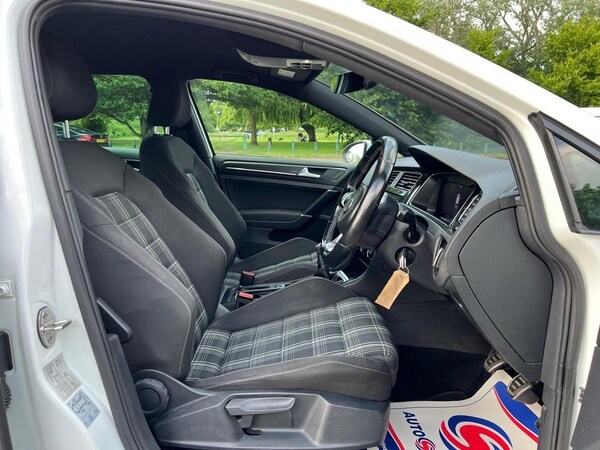 Used Volkswagen Golf 2018 for sale - 76158398: Photo 24