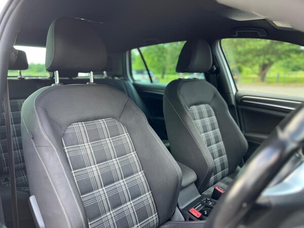Used Volkswagen Golf 2018 for sale - 76158398: Photo 26