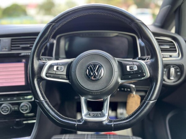 Used Volkswagen Golf 2018 for sale - 76158398: Photo 28