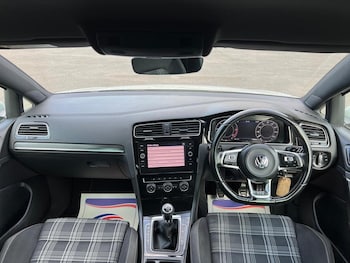 Used Volkswagen Golf 2018 for sale - 76158398: Photo 2