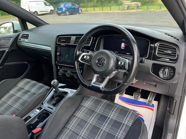 Used Volkswagen Golf 2018 for sale - 76158398: Photo 35