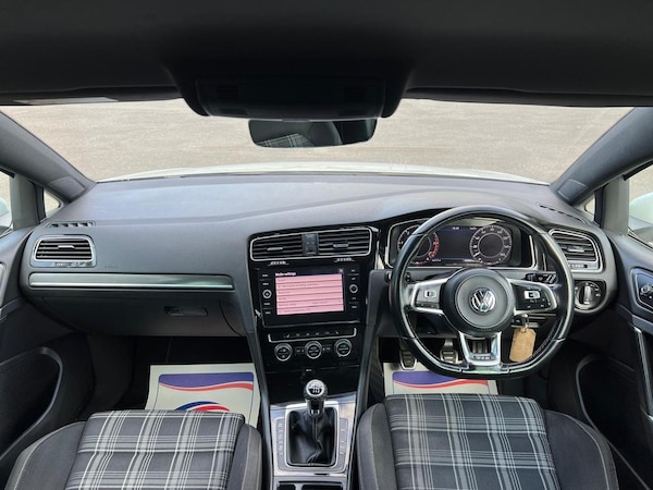 Used Volkswagen Golf 2018 for sale - 76158398: Photo 40