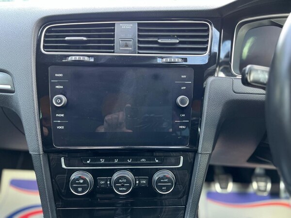 Used Volkswagen Golf 2018 for sale - 76158398: Photo 42
