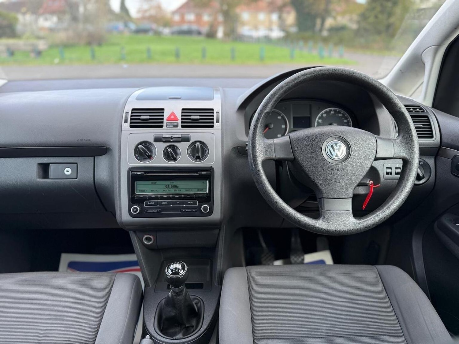 Used Volkswagen Touran 2010 for sale - 76439841: Photo 23