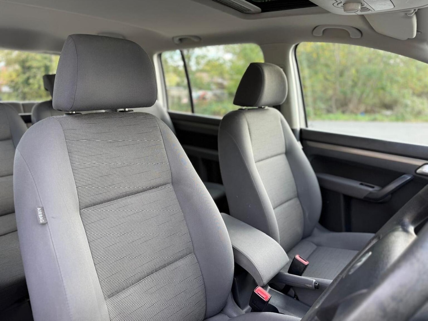 Used Volkswagen Touran 2010 for sale - 76439841: Photo 27