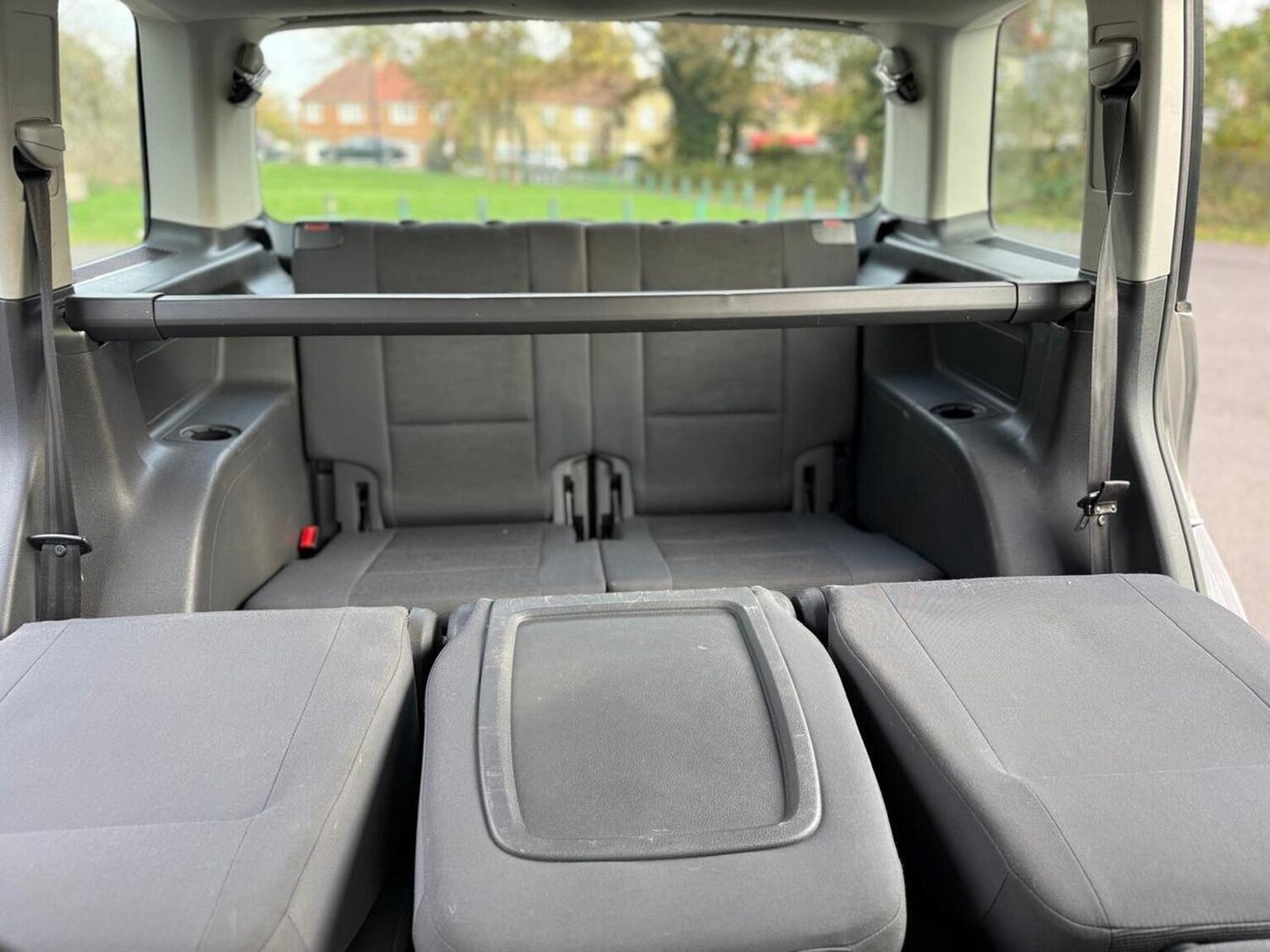 Used Volkswagen Touran 2010 for sale - 76439841: Photo 32