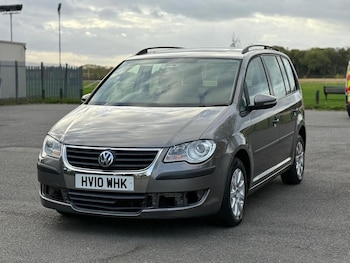 Used Volkswagen Touran 2010 for sale - 76439841: Photo