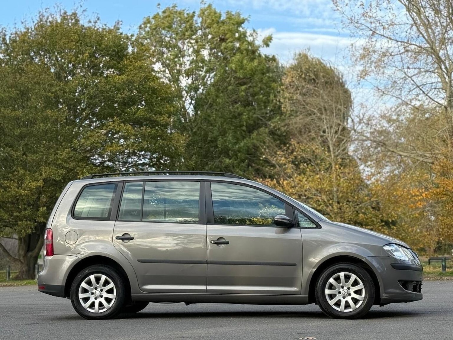 Used Volkswagen Touran 2010 for sale - 76439841: Photo 7