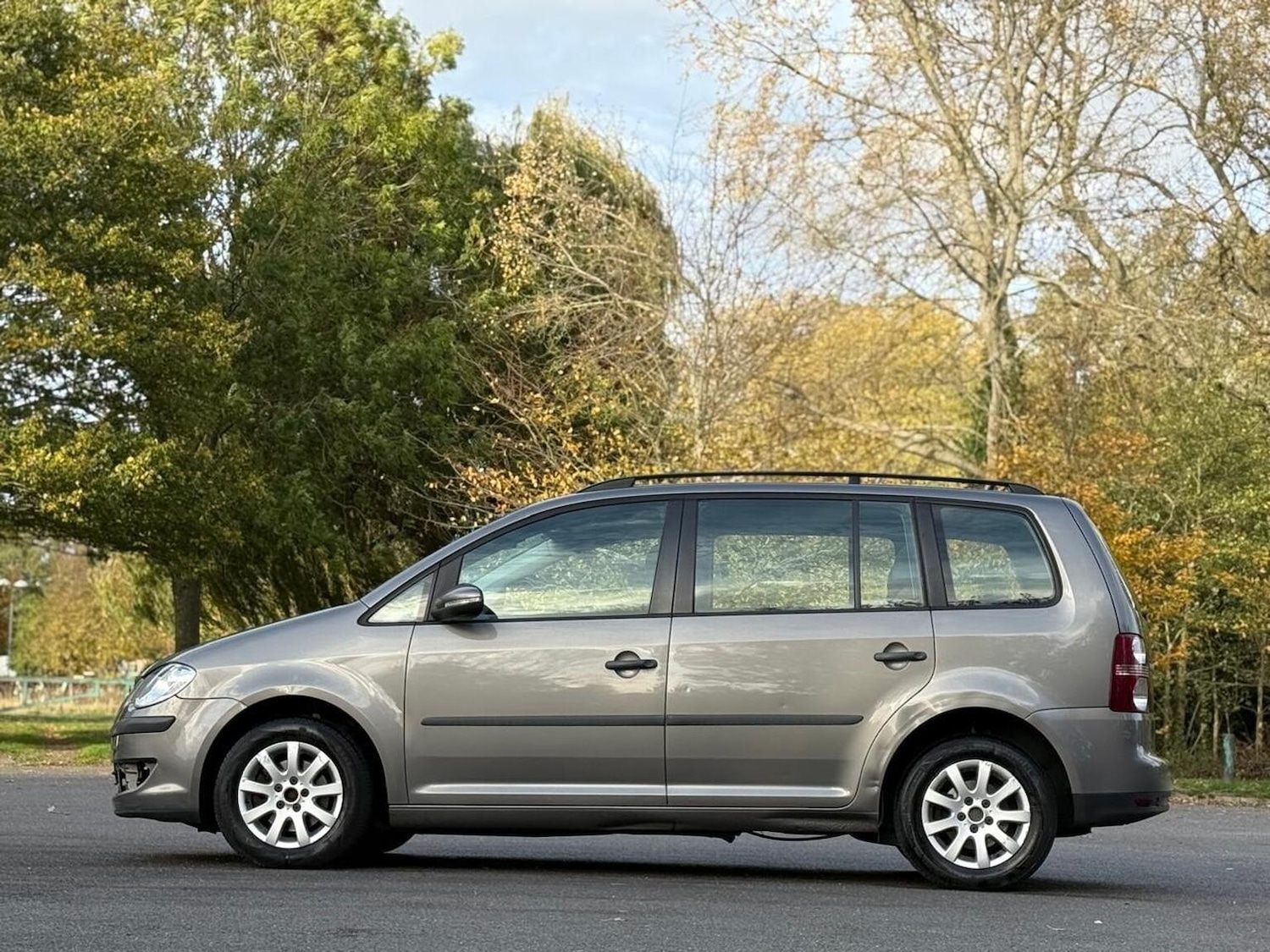 Used Volkswagen Touran 2010 for sale - 76439841: Photo 8