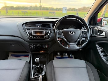 Used Hyundai i20 2017 for sale - 76439974: Photo