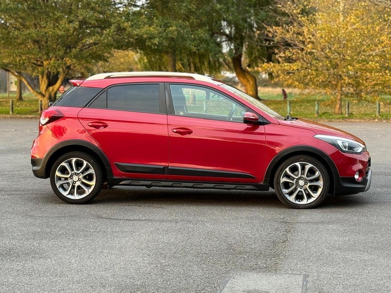 Used Hyundai i20 2017 for sale - 76439974: Photo 9