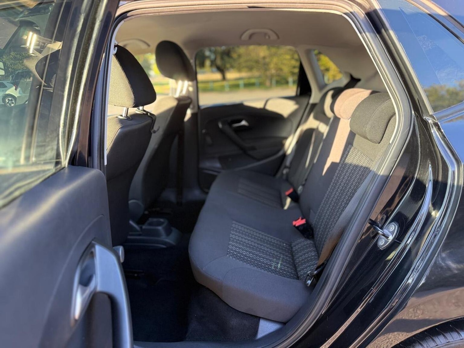 Used Volkswagen Polo 2015 for sale - 76198251: Photo 27