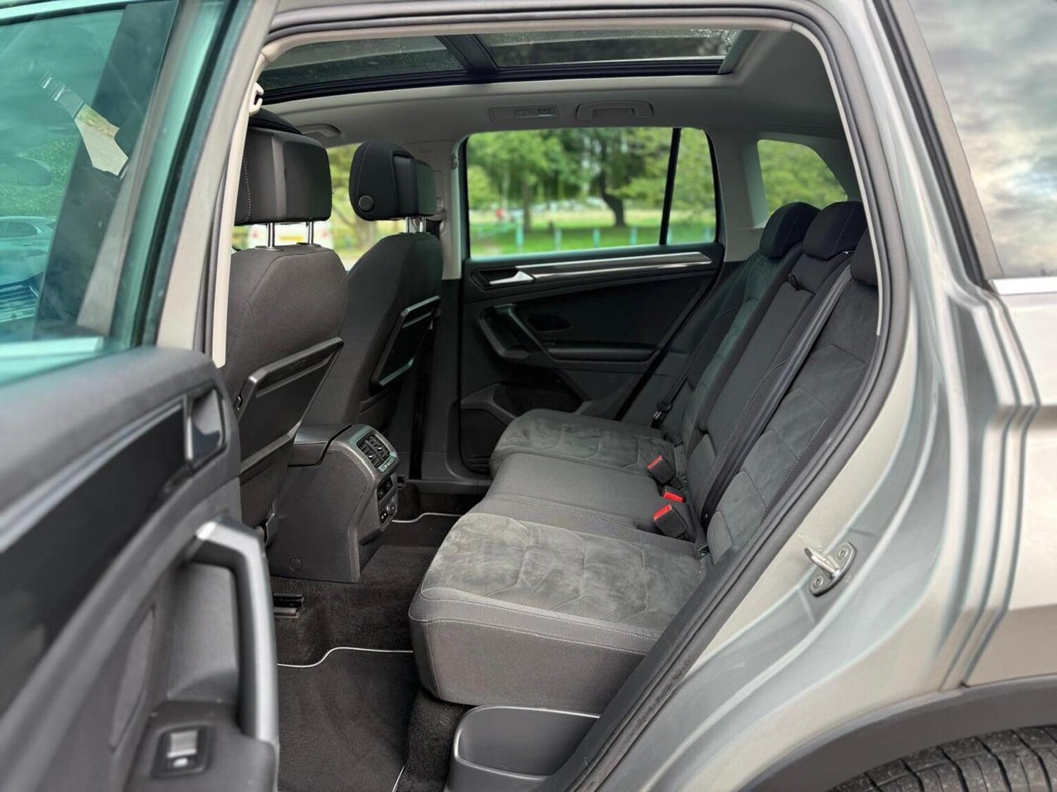 Used Volkswagen Tiguan 2019 for sale - 76158410: Photo 35