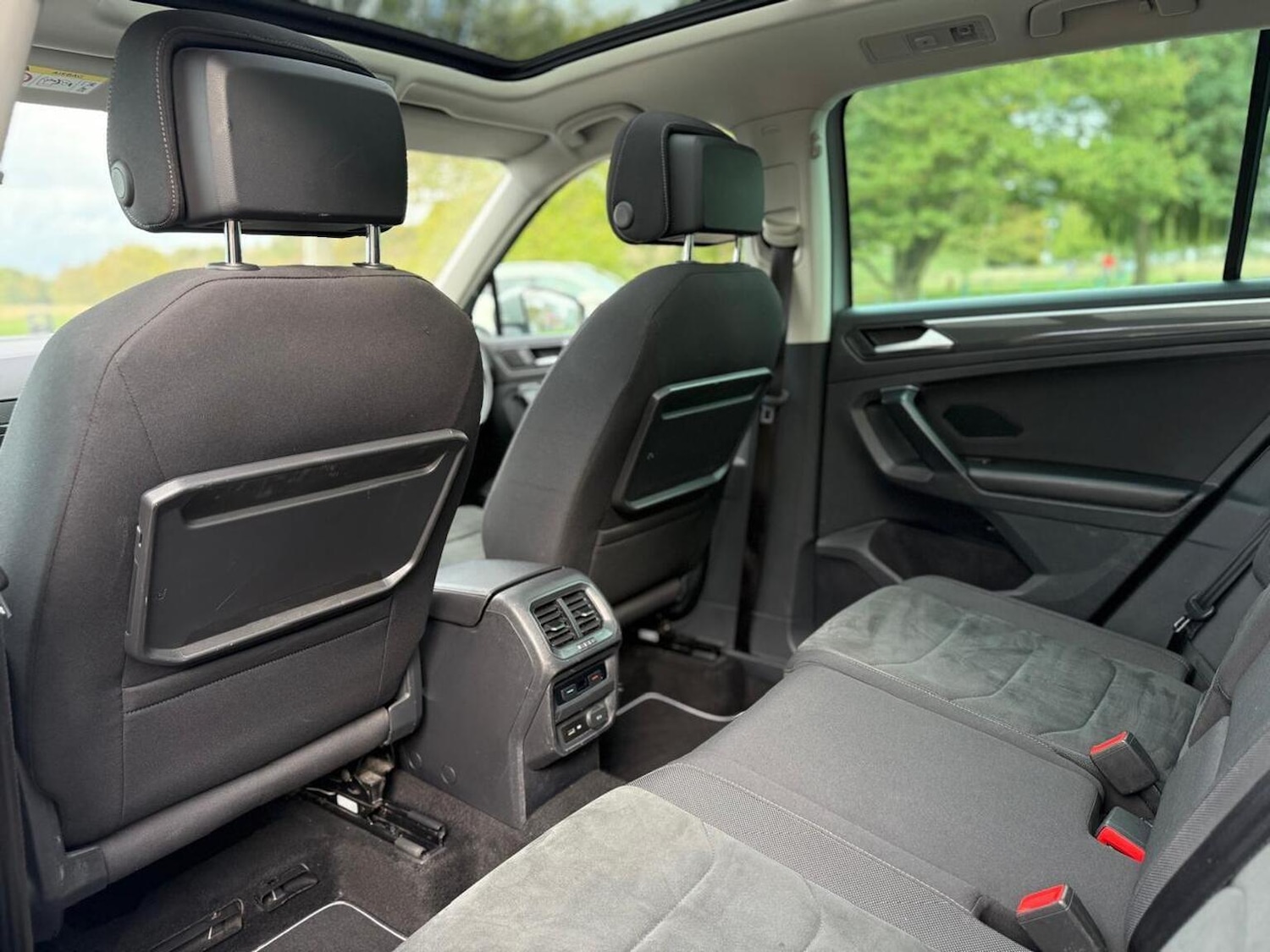 Used Volkswagen Tiguan 2019 for sale - 76158410: Photo 41