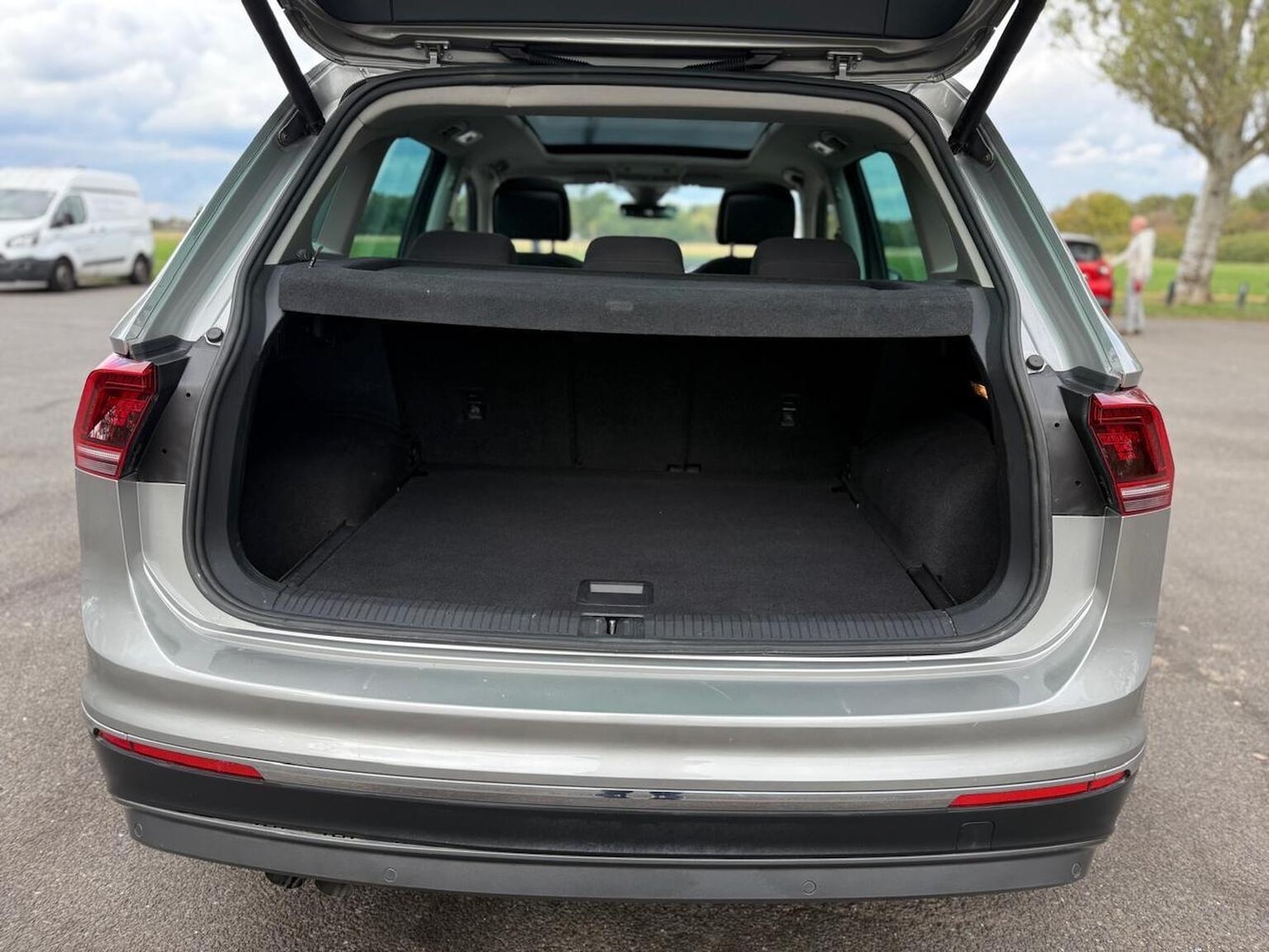 Used Volkswagen Tiguan 2019 for sale - 76158410: Photo 45