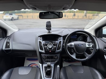 Used Ford Focus 2013 for sale - 76158405: Photo 2