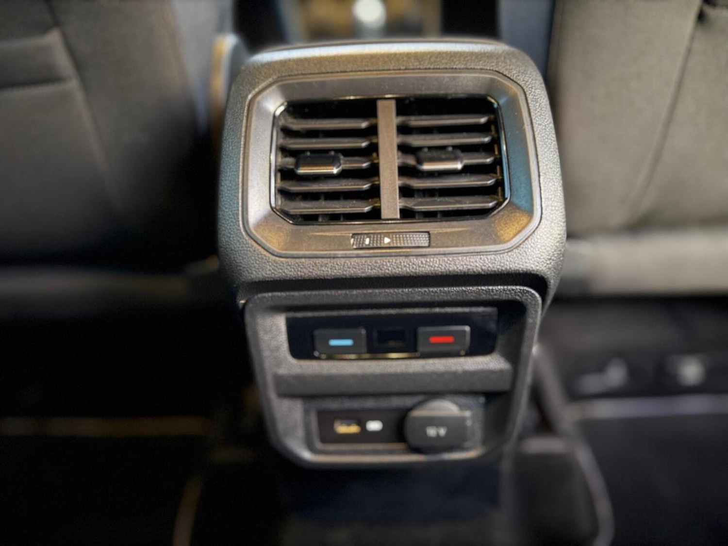 Used Volkswagen Tiguan 2018 for sale - 77014824: Photo 40