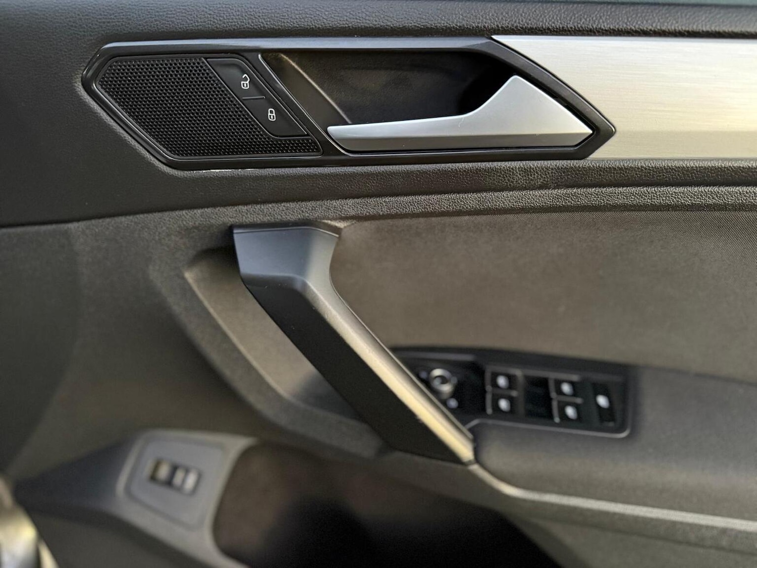 Used Volkswagen Tiguan 2018 for sale - 77014824: Photo 41