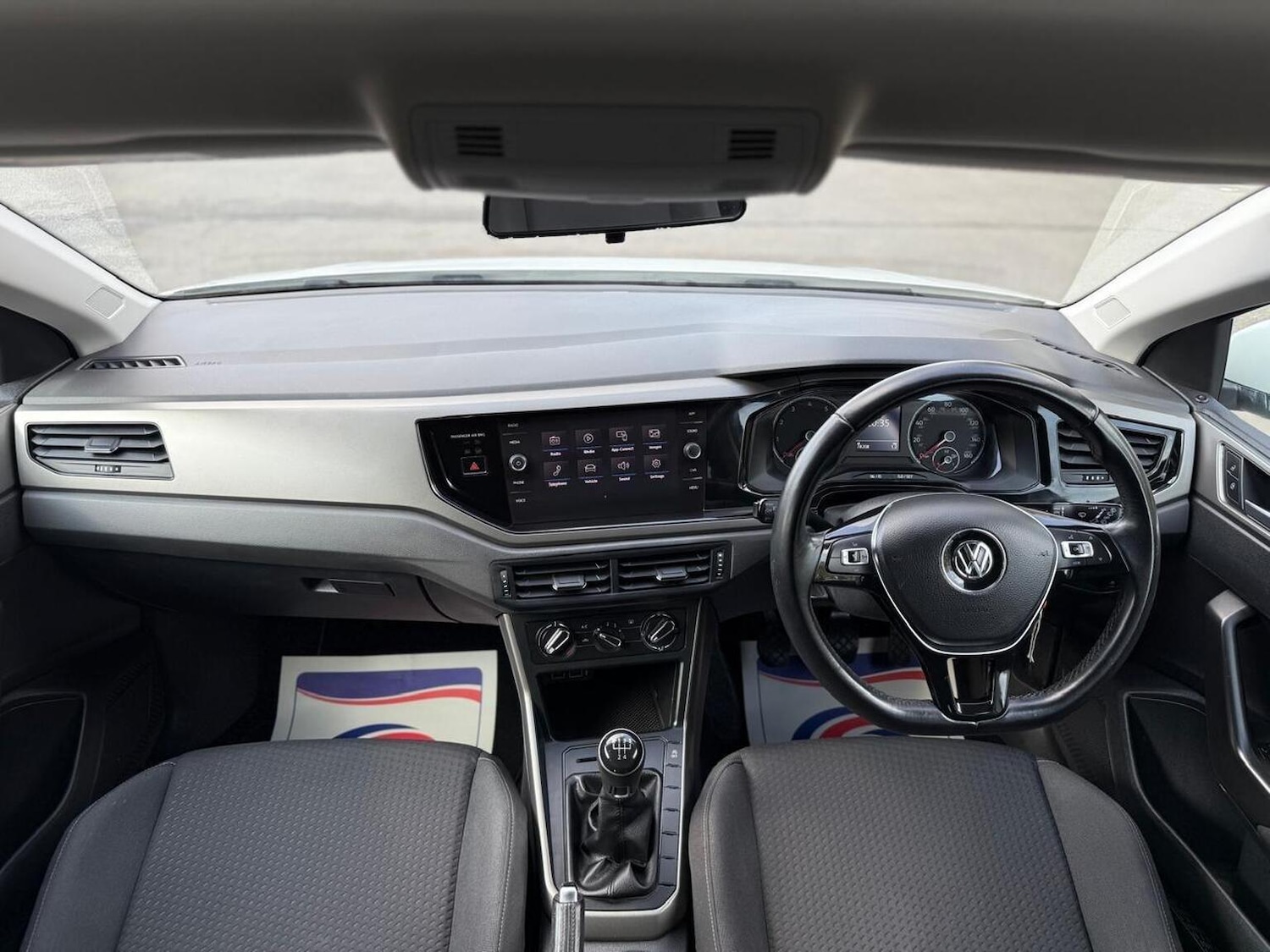 Used Volkswagen Polo 2018 for sale - 76174031: Photo 2