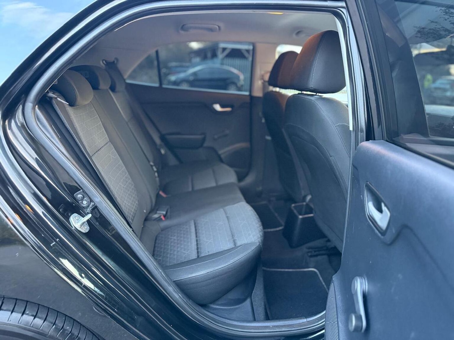 Used Kia Rio 2017 for sale - 76439916: Photo 33