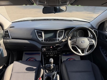 Used Hyundai TUCSON 2018 for sale - 76281358: Photo 2