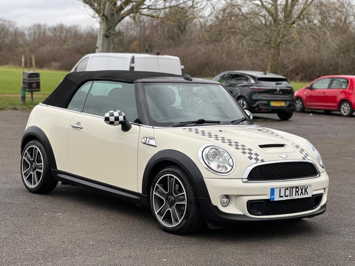 Used MINI Convertible 2011 for sale - 76158407: Photo 1