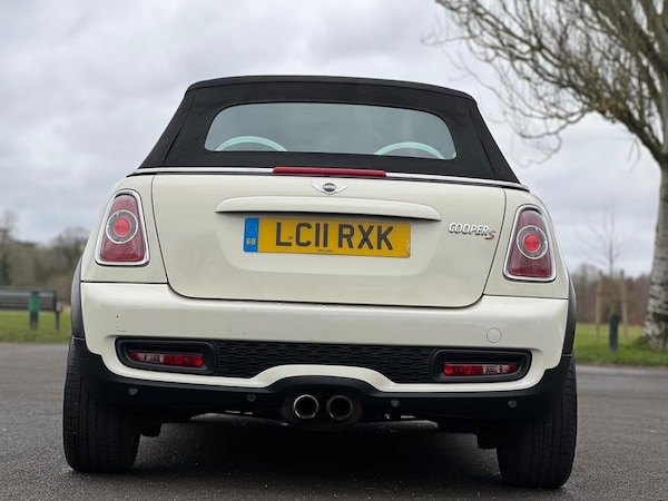 Used MINI Convertible 2011 for sale - 76158407: Photo 10