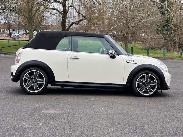Used MINI Convertible 2011 for sale - 76158407: Photo 13