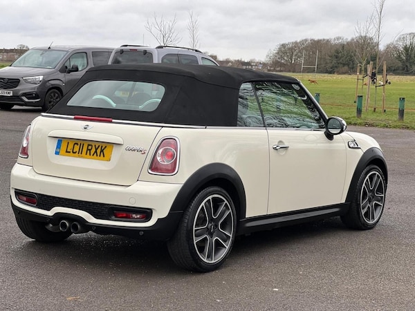 Used MINI Convertible 2011 for sale - 76158407: Photo 16