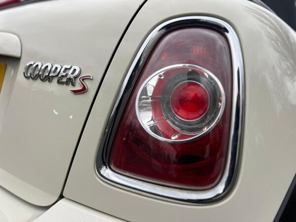 Used MINI Convertible 2011 for sale - 76158407: Photo 22