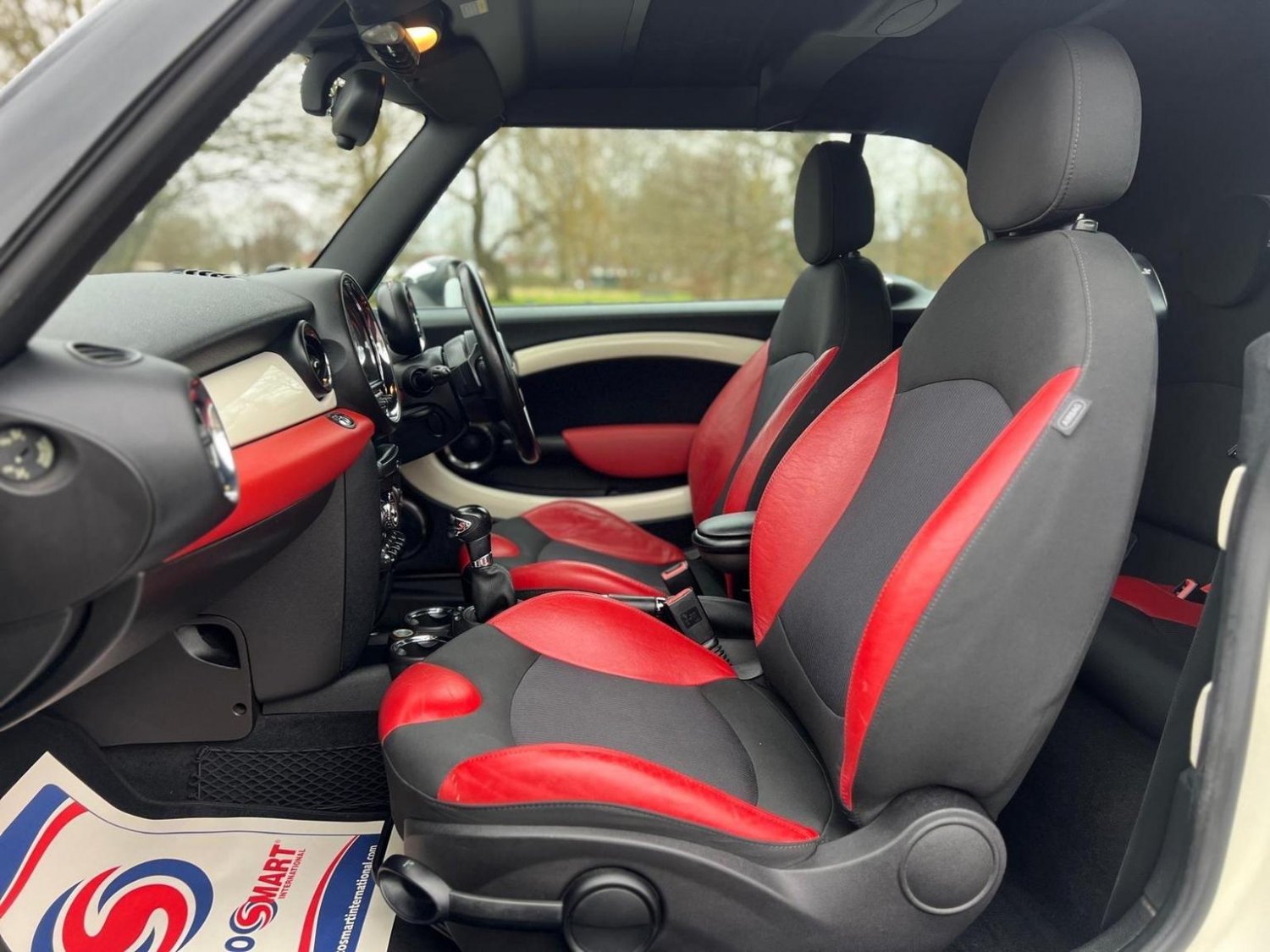 Used MINI Convertible 2011 for sale - 76158407: Photo 24