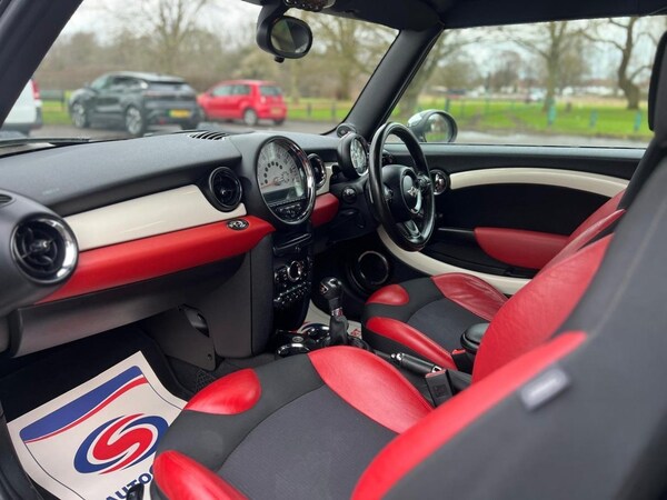 Used MINI Convertible 2011 for sale - 76158407: Photo 25