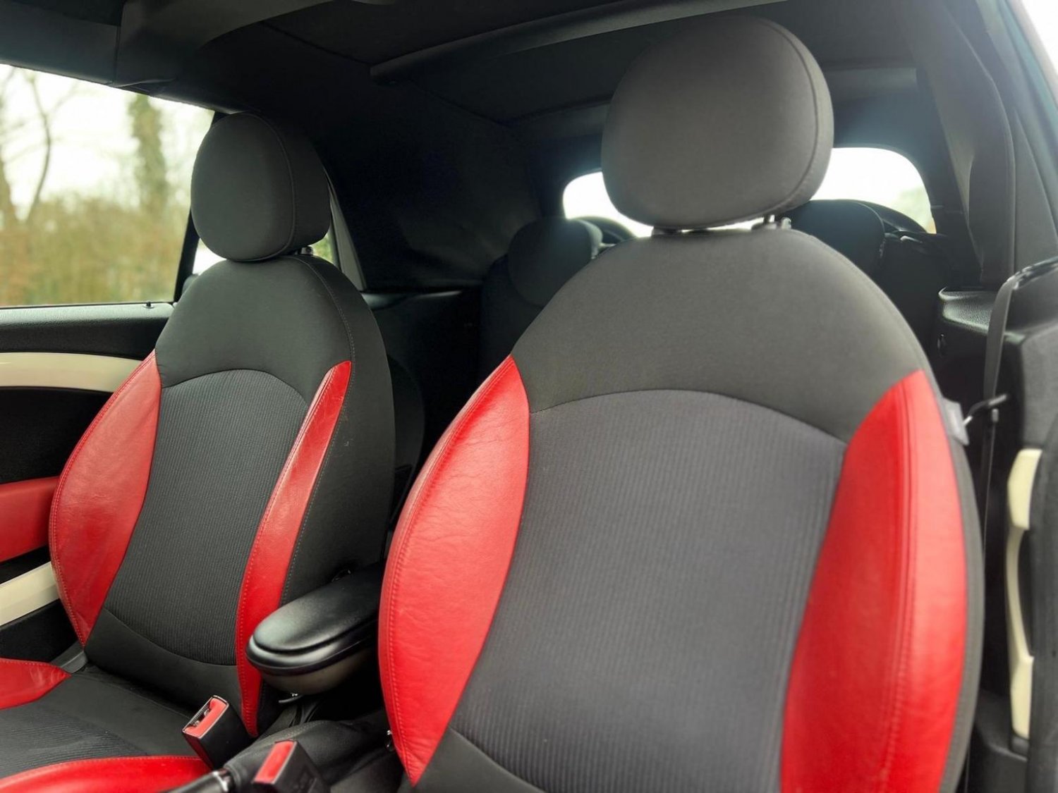 Used MINI Convertible 2011 for sale - 76158407: Photo 27