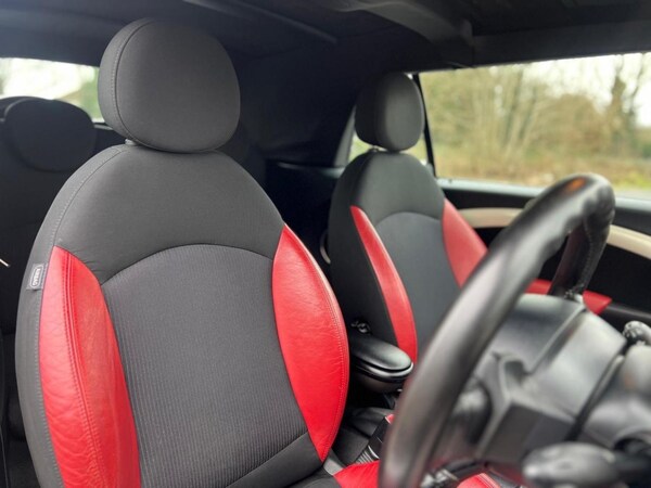 Used MINI Convertible 2011 for sale - 76158407: Photo 28