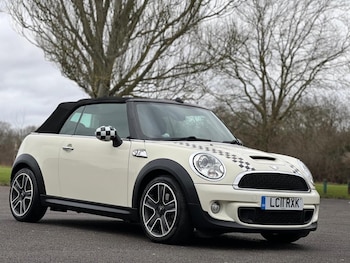 Used MINI Convertible 2011 for sale - 76158407: Photo 2