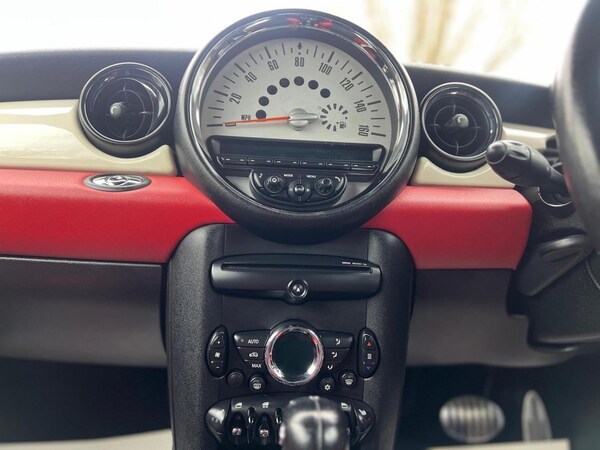 Used MINI Convertible 2011 for sale - 76158407: Photo 38