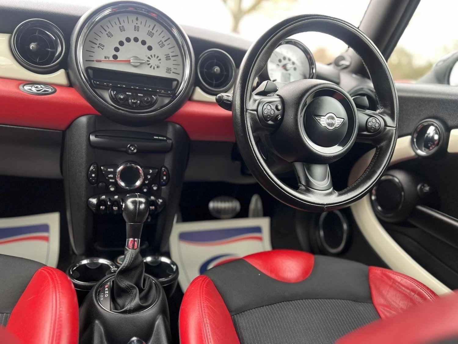 Used MINI Convertible 2011 for sale - 76158407: Photo 41