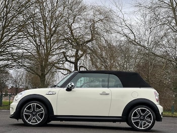 Used MINI Convertible 2011 for sale - 76158407: Photo 4