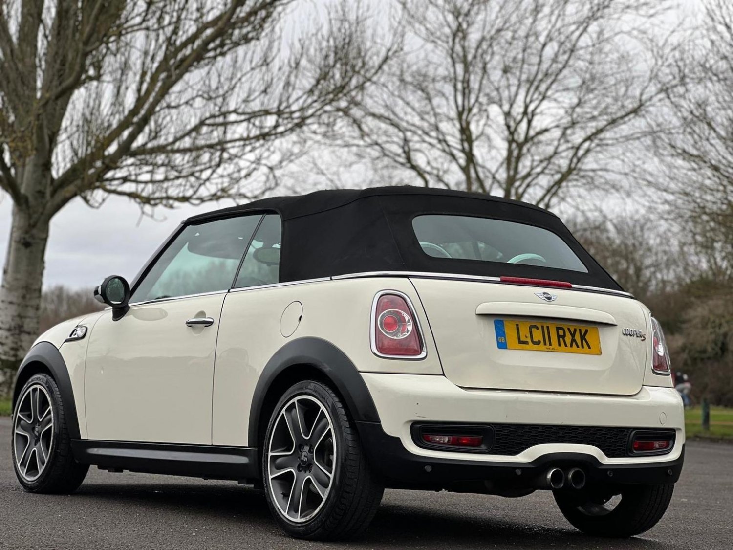 Used MINI Convertible 2011 for sale - 76158407: Photo 6