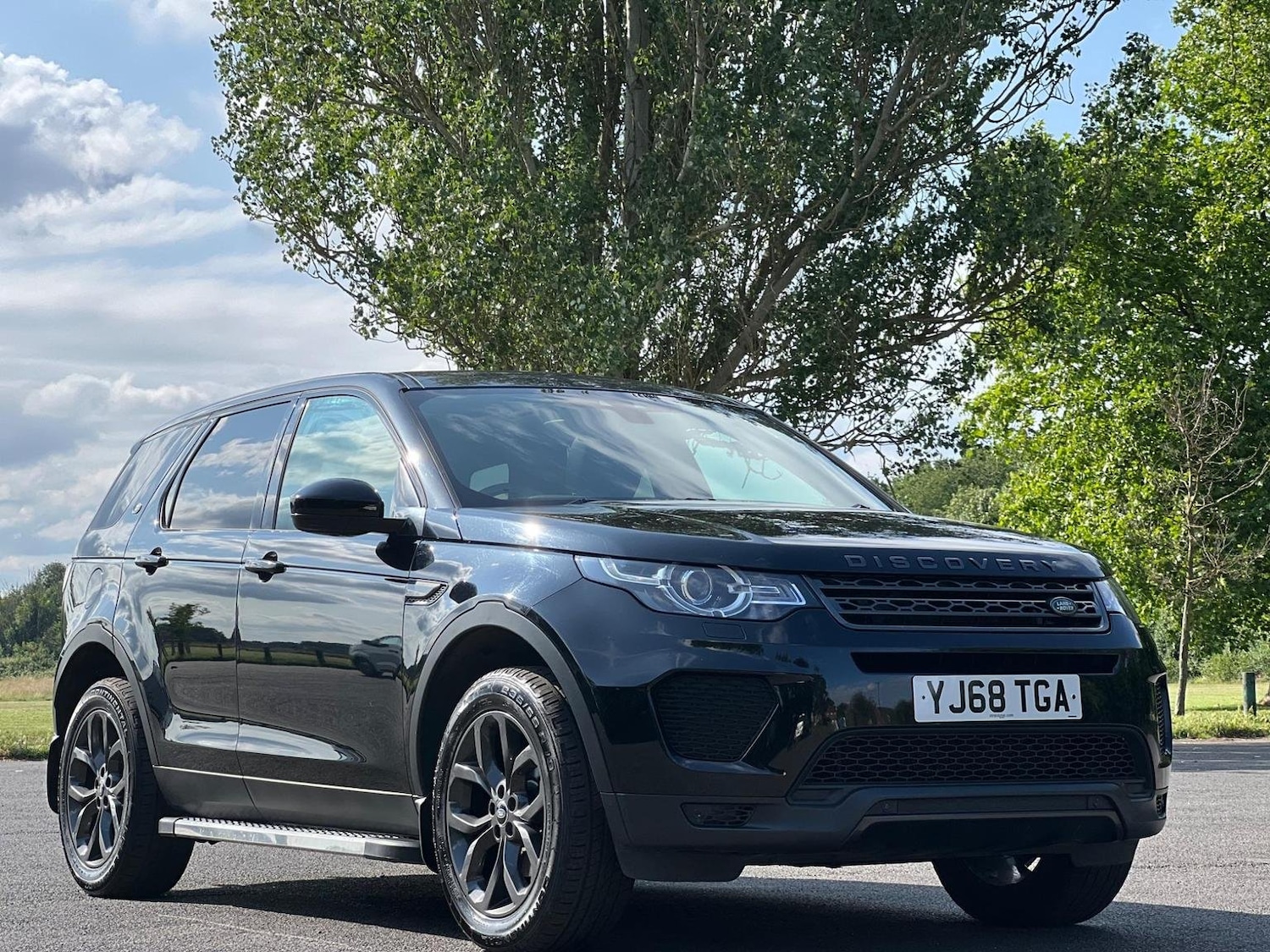 Used Land Rover Discovery Sport 2019 for sale - 76170428: Photo 3