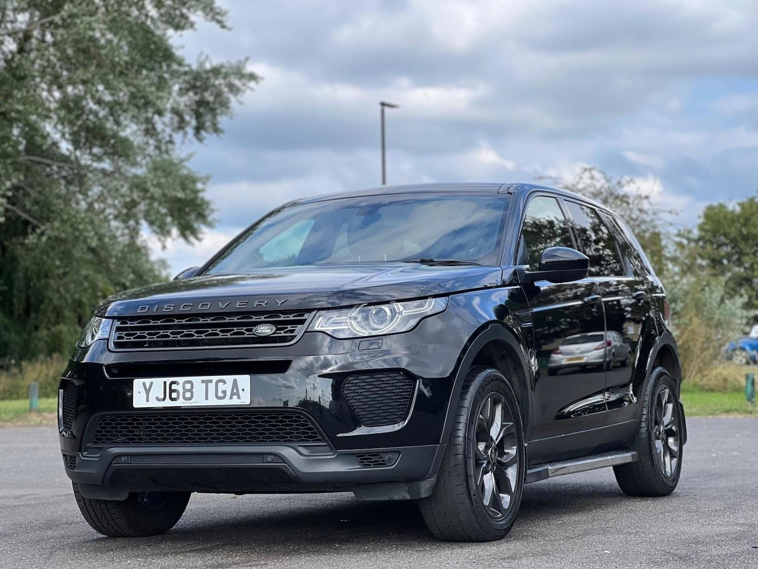 Used Land Rover Discovery Sport 2019 for sale - 76170428: Photo 4