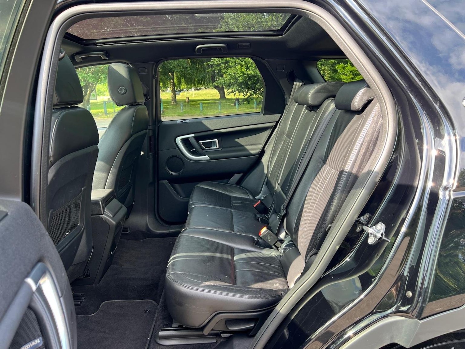 Used Land Rover Discovery Sport 2019 for sale - 76170428: Photo 45