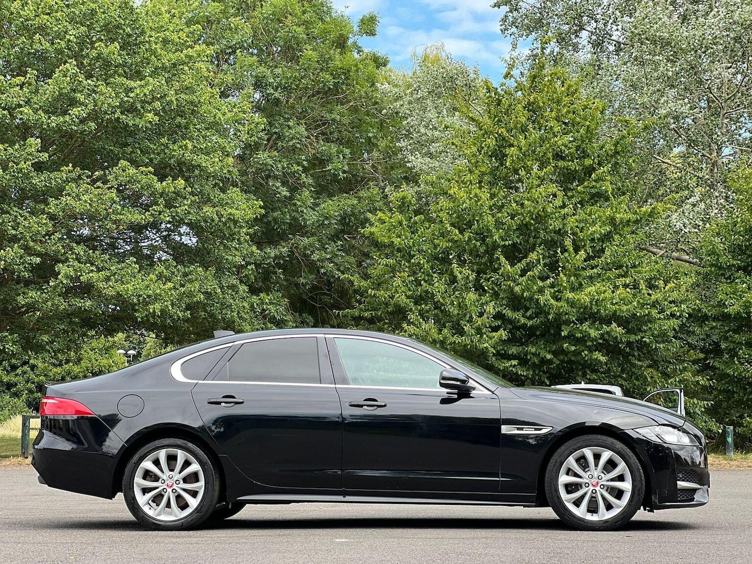 Used Jaguar XF 2017 for sale - 77027994: Photo 15