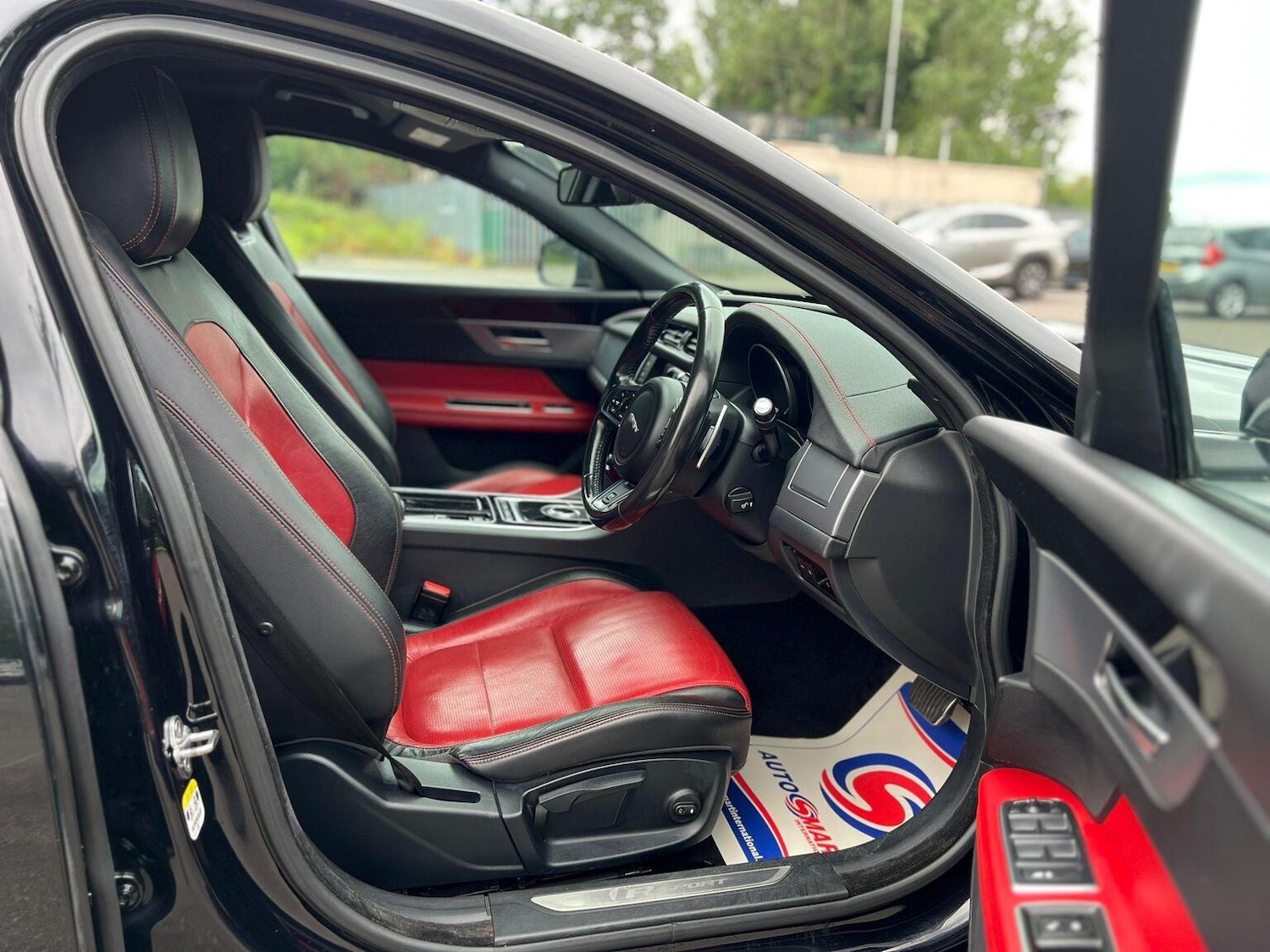 Used Jaguar XF 2017 for sale - 77027994: Photo 28