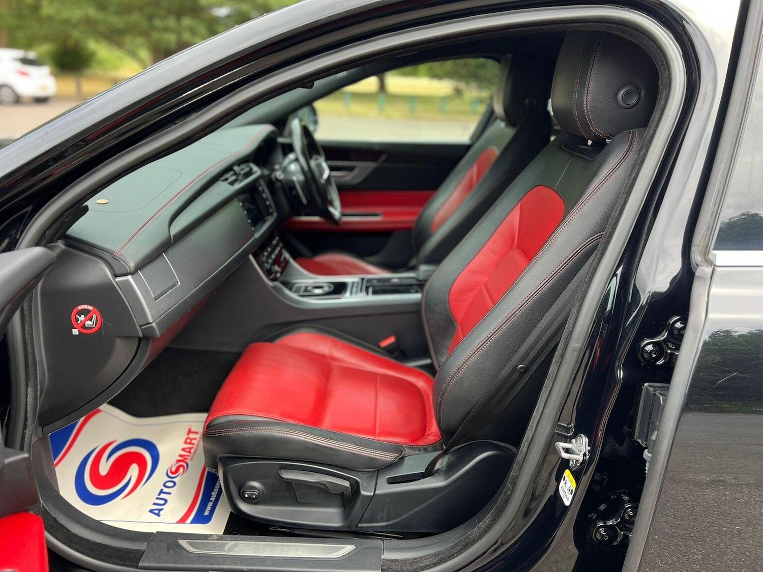 Used Jaguar XF 2017 for sale - 77027994: Photo 29