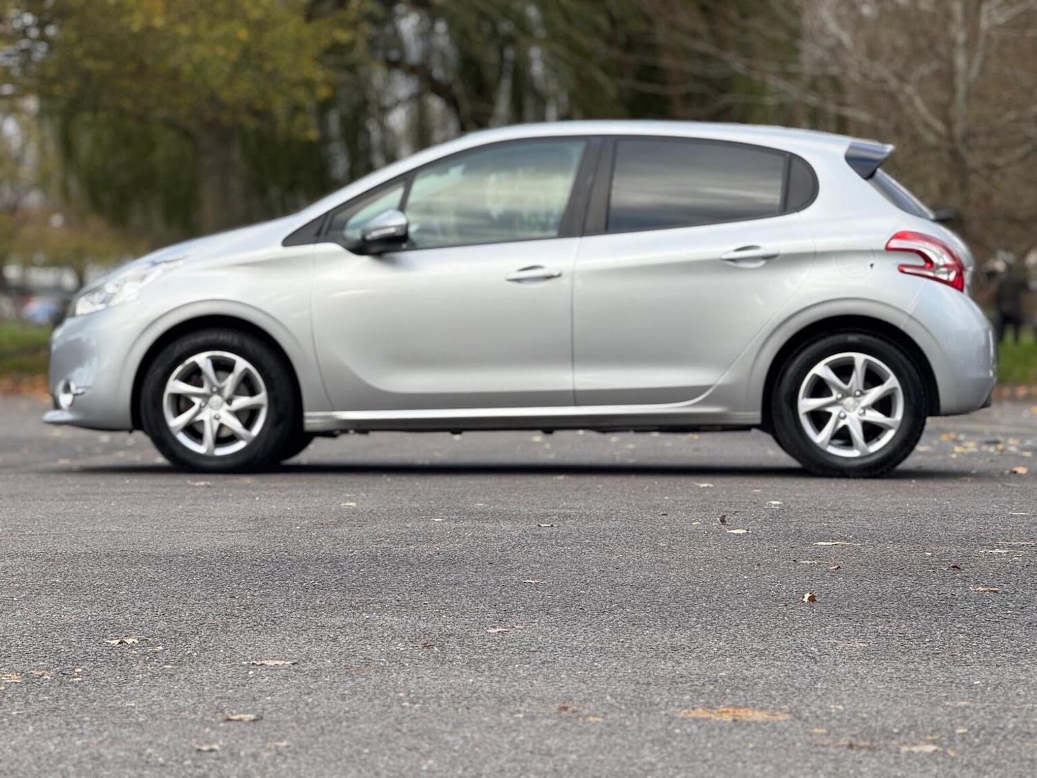 Used Peugeot 208 2015 for sale - 76791530: Photo 10
