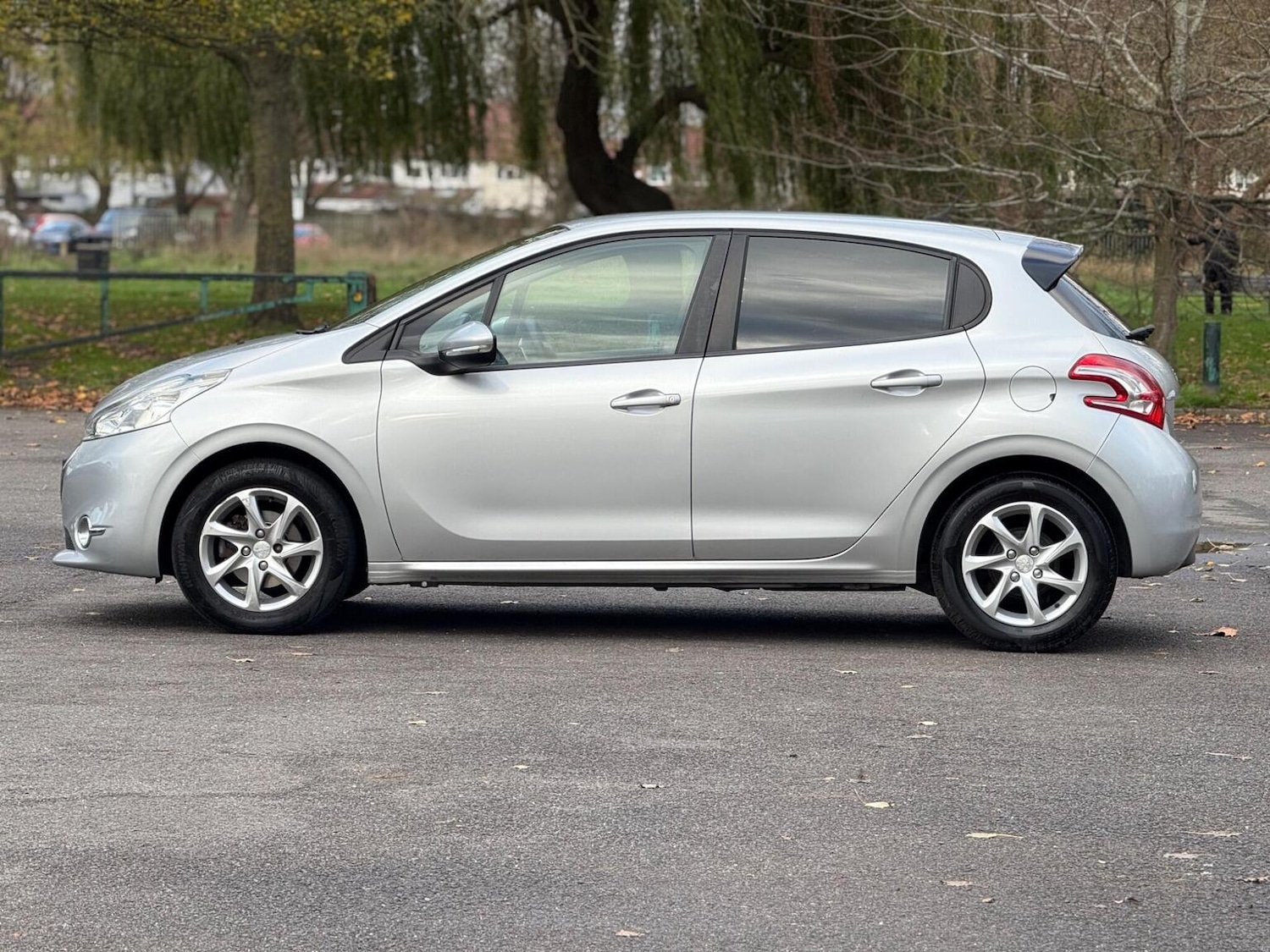 Used Peugeot 208 2015 for sale - 76791530: Photo 11