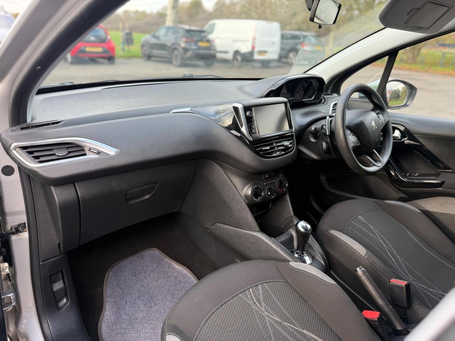 Used Peugeot 208 2015 for sale - 76791530: Photo 21